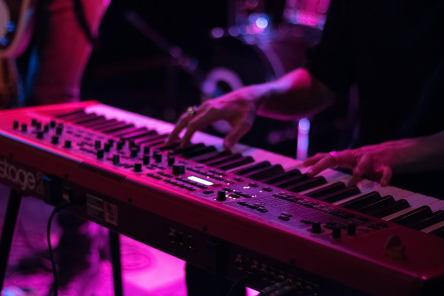 Person playing the piano